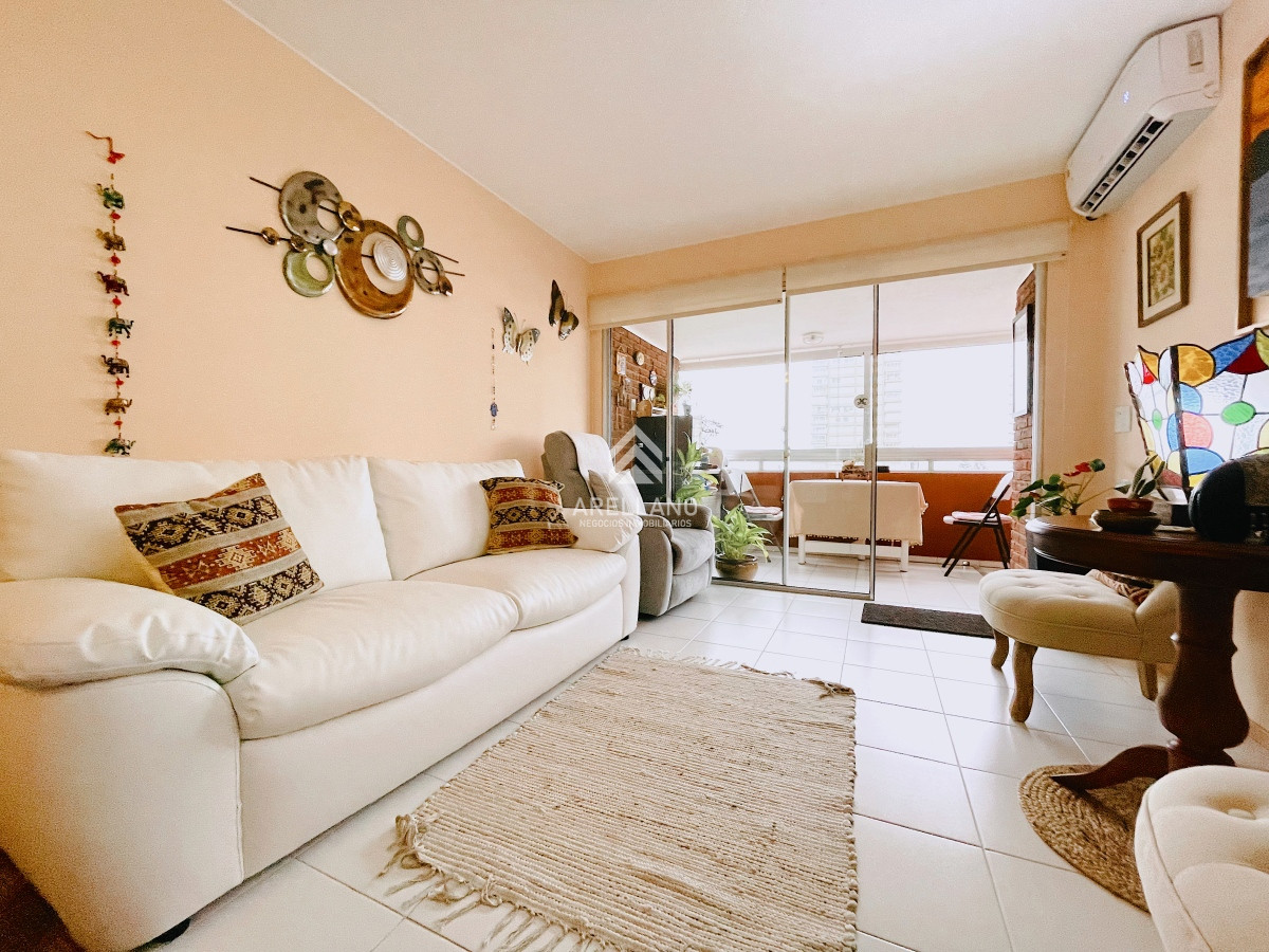 Apartamento ID.3833 - Excelente Apartamento de 2 Dormitorios Frente a Los Dedos, Playa Brava Punta del Este