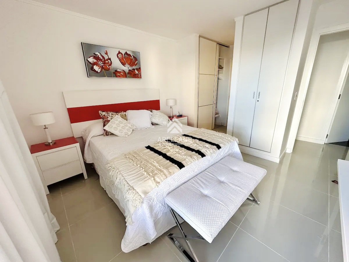 Apartamento ID.5141 - Moderno Apartamento de 2 Dormitorios y Medio en Torre con Servicios, Playa Brava