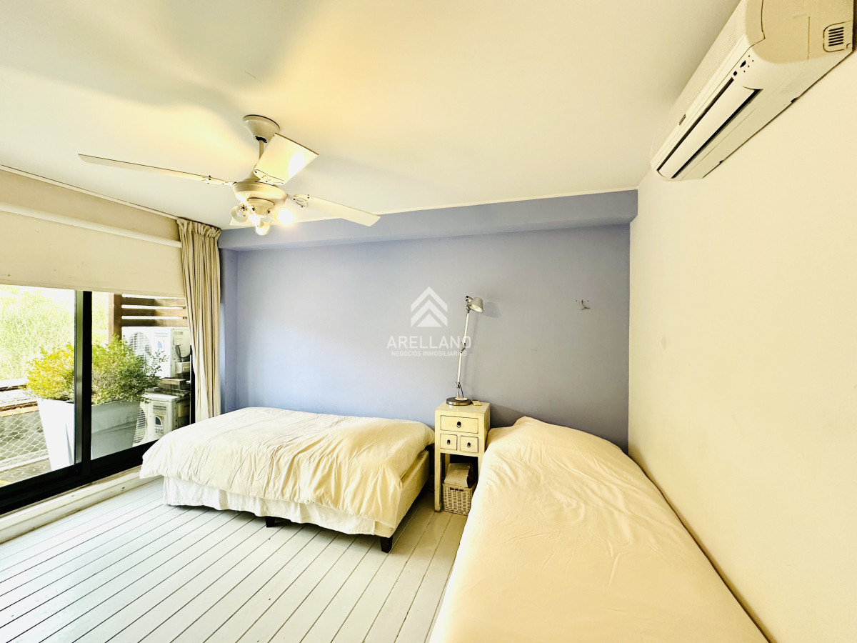 Apartamento ID.5304 - Alquiler temporario de magnífico apartamento de 3 dormitorios más dependencia en Punta Ballena 