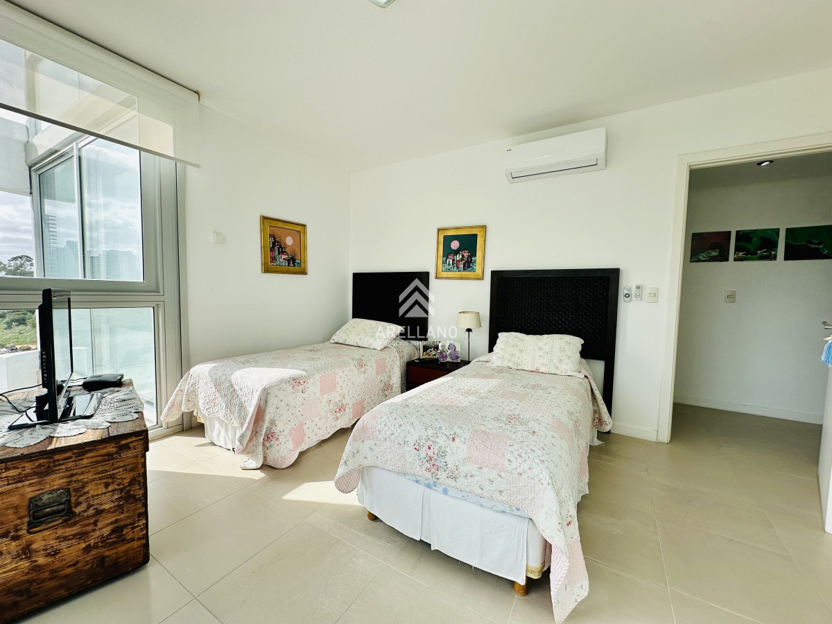 Apartamento ID.5178 - Oportunidad en Venta! Apartamento sobre playa Brava de 3 Dormitorios más Dependencia, Torre Le Parc