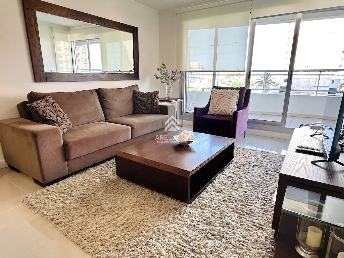 Apartamento ID.5141 - Moderno Apartamento de 2 Dormitorios y Medio en Torre con Servicios, Playa Brava