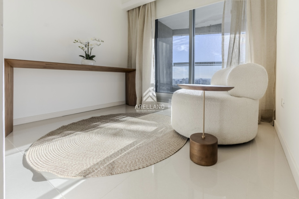 Apartamento ID.5179 - Moderno Penthouse con Vista al Mar, en Playa Brava, 3 Dormitorios con Parrillero y Dependencia de servicio