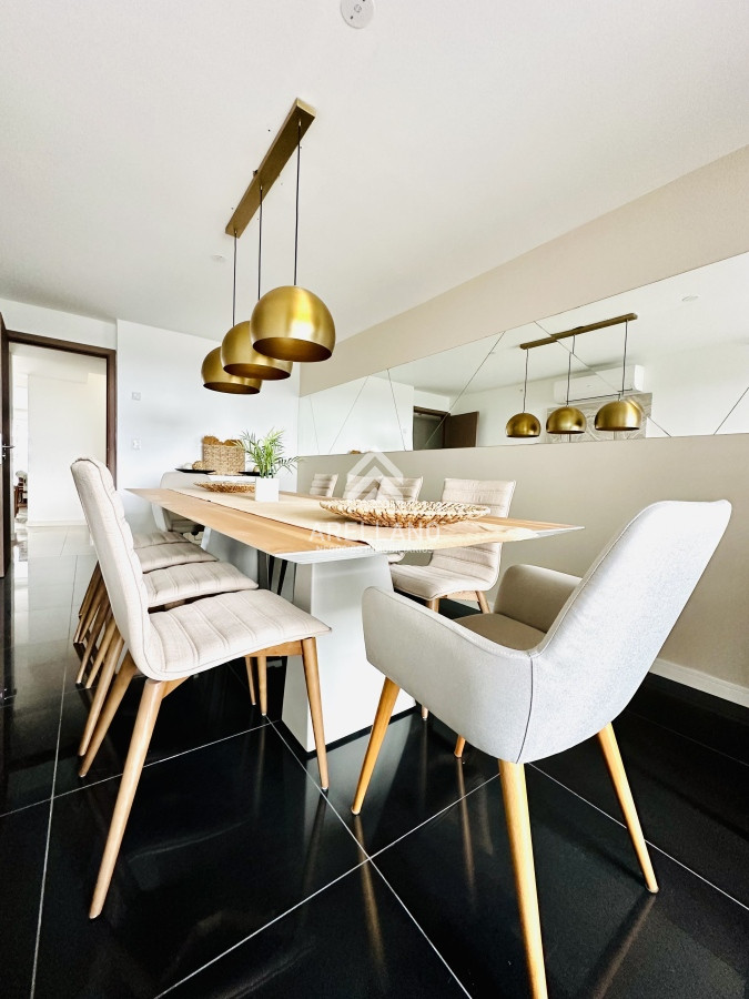 Apartamento ID.5668 - Venta de amplio penthouse 4 dormitorios más dependencia de servicio en torre premiun de Playa Brava, Punta del Este