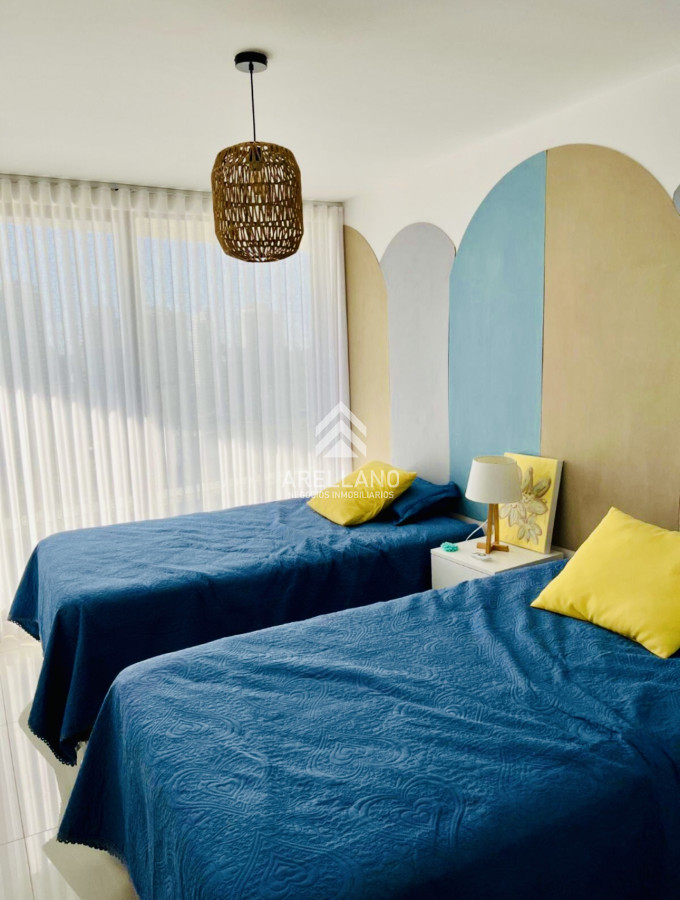 Apartamento ID.4956 - Alquiler temporal de apartamento de 2 dormitorios con 2 baños en excelente ubicación entre playas mansa y brava 