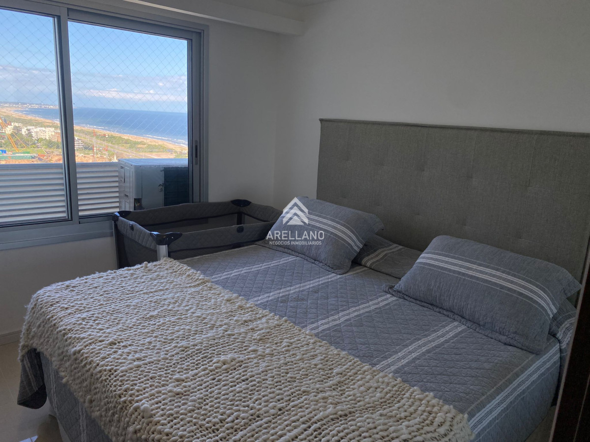 Apartamento ID.5690 - Venta apartamento de 3 dormitorios con parrillero propio en Playa Brava, Punta del Este
