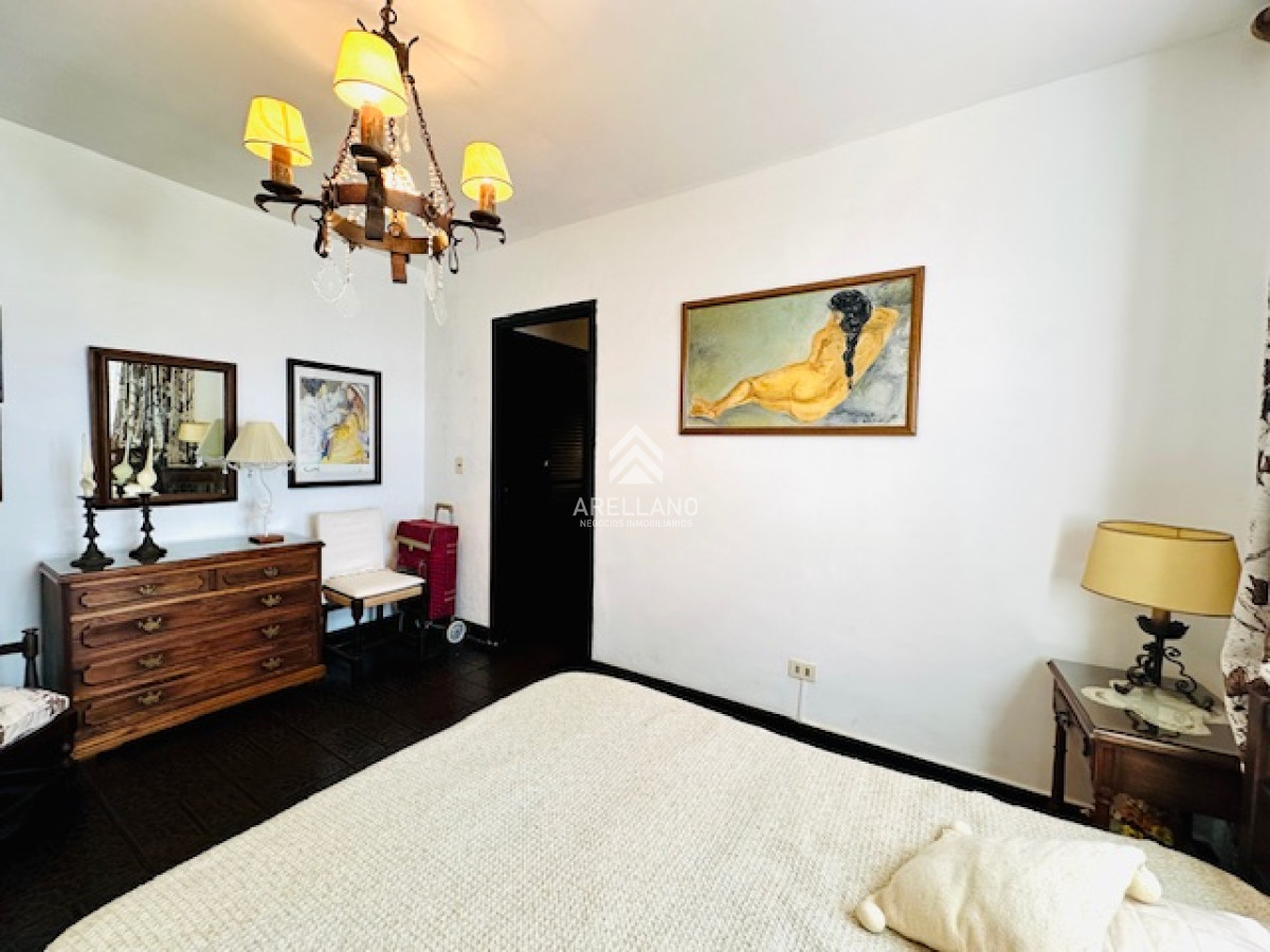 Apartamento ID.4306 - Venta apartamento 3 dormitorios y 2 baños a metros del Mar en Playa Mansa