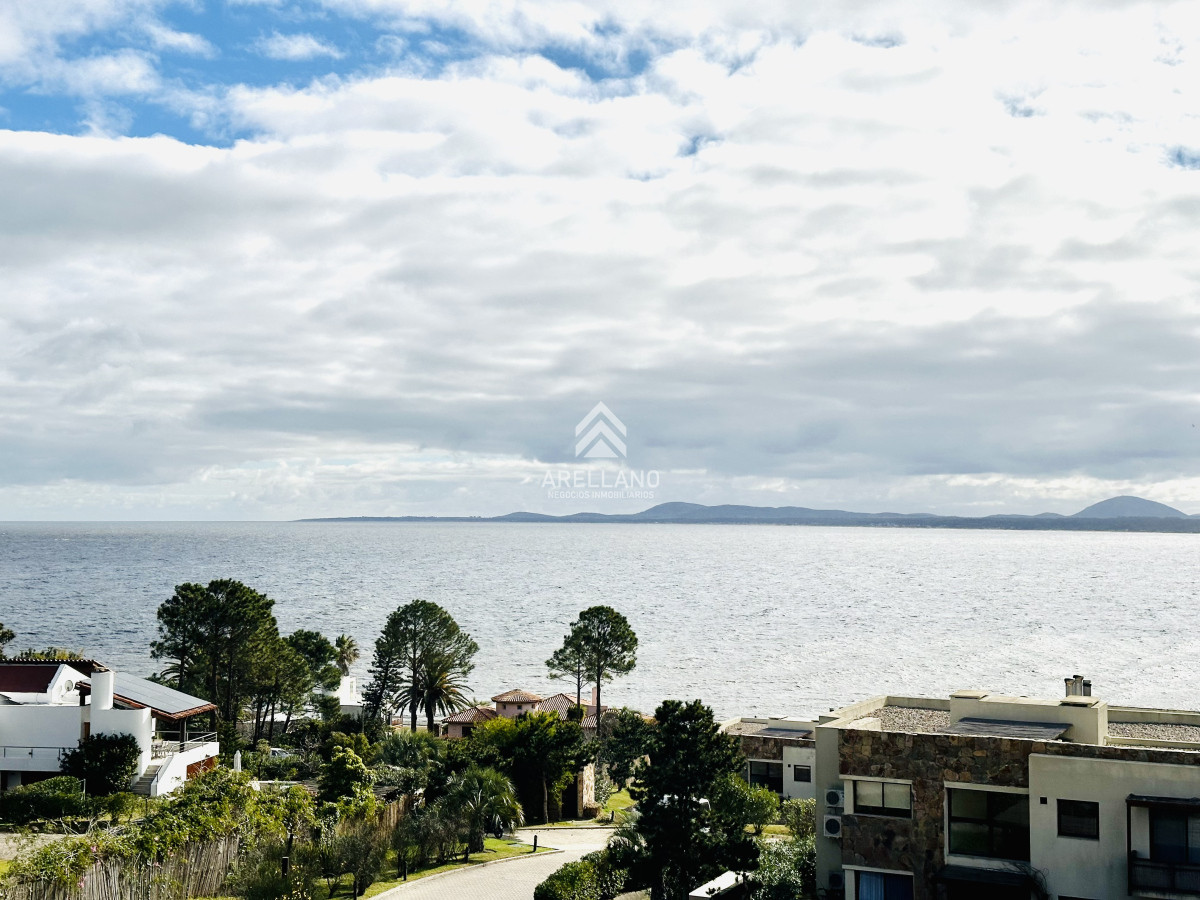 Apartamento ID.5304 - Alquiler temporario de magnífico apartamento de 3 dormitorios más dependencia en Punta Ballena 