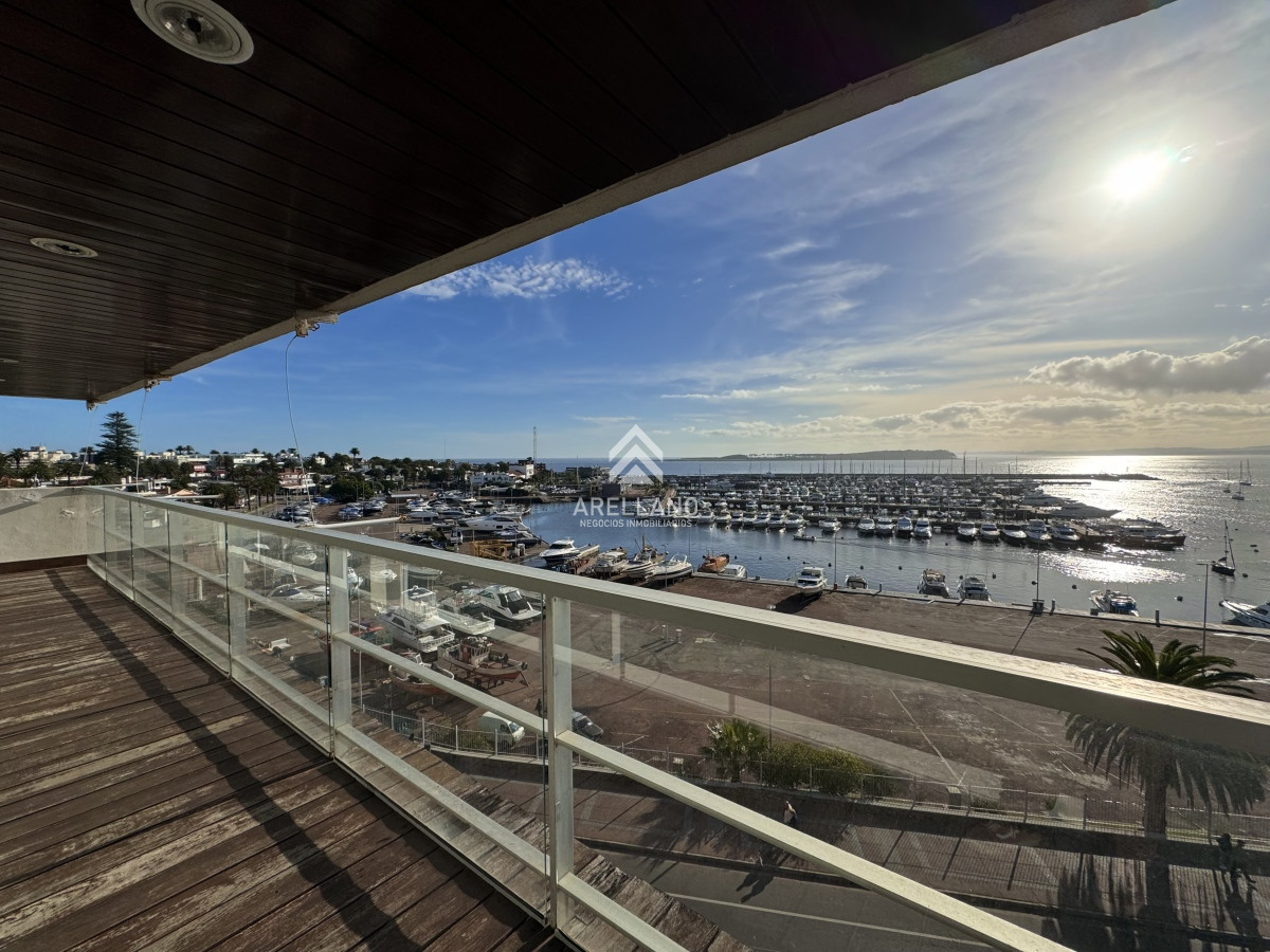 Apartamento ID.4978 - Apartamento de 6 Dormitorios Frente al Puerto de Punta del Este
