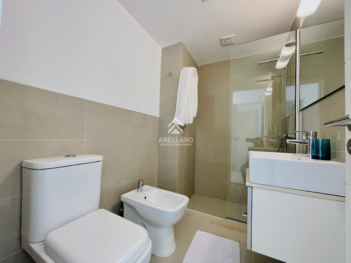 Apartamento ID.5666 - Penthouse de 3 Dormitorios en Primera Línea del Mar, Playa Brava Punta del Este