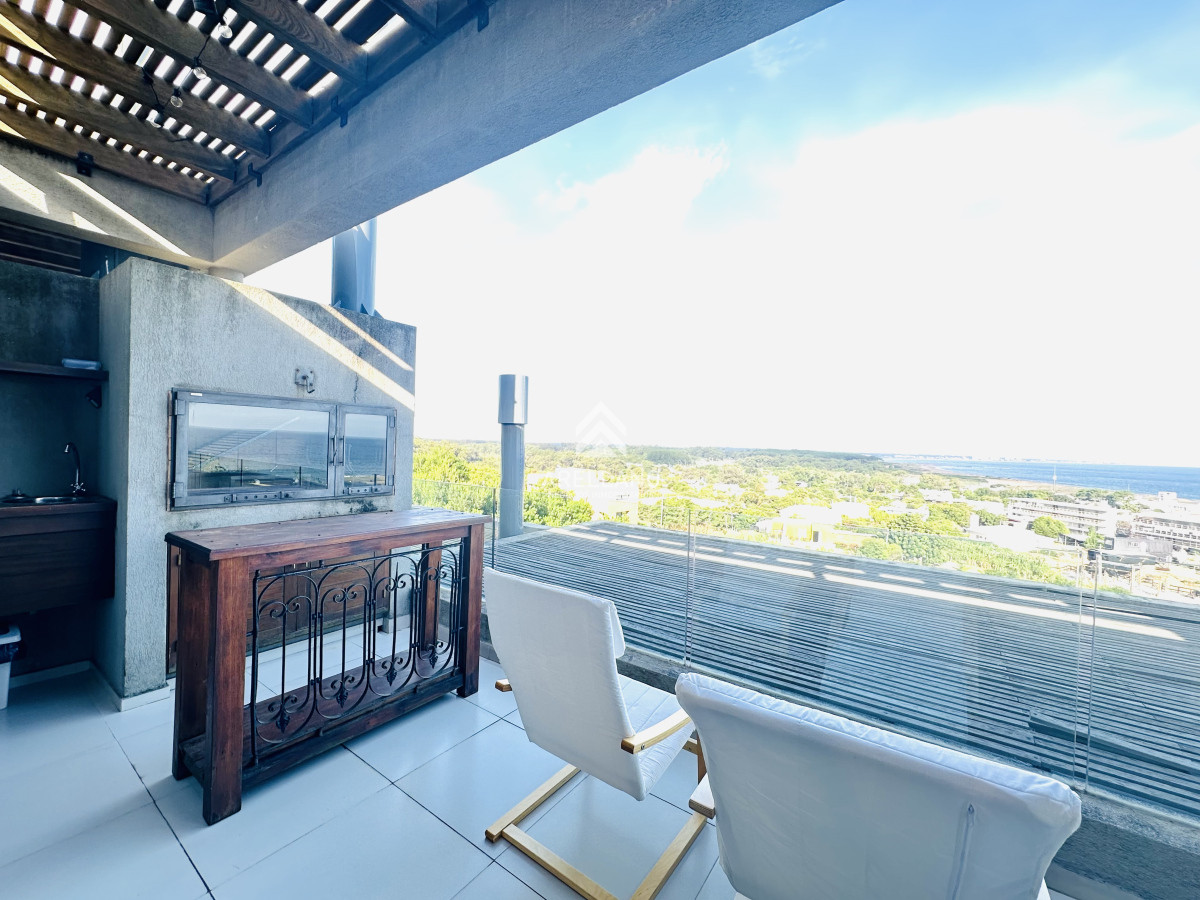 Apartamento ID.4951 - Venta Apartamento 2 Dormitorios y Parrillero en la Loma de la Ballena en exclusivo complejo