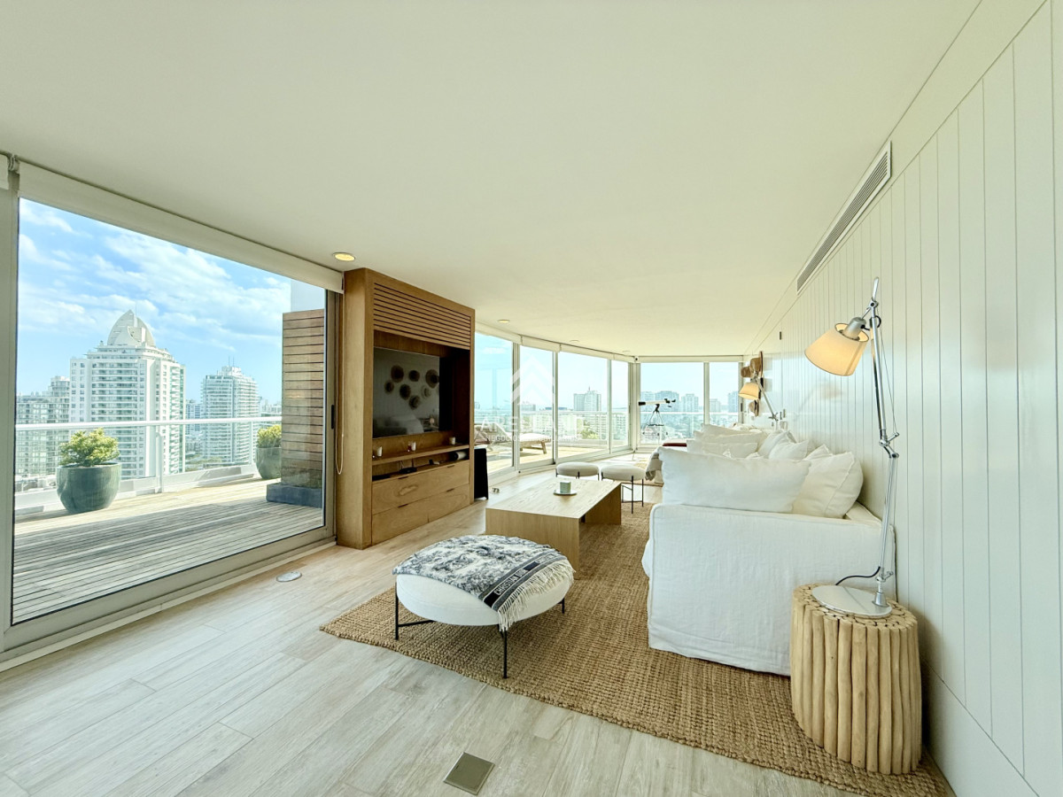 Apartamento ID.5840 - Venta Apartamento Penthouse 3 dormitorios con parrillero propio en alquiler temporario, Roosevelt Brava, Punta del Este