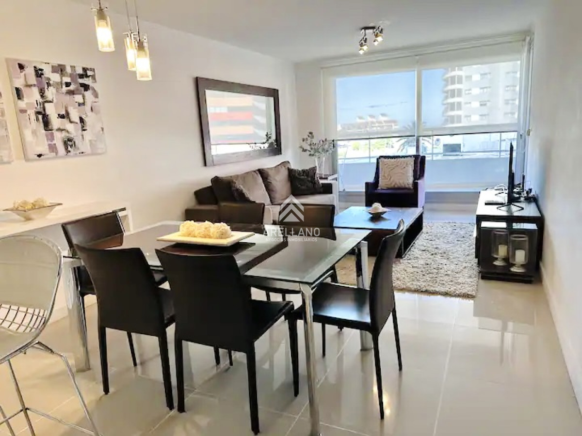 Apartamento ID.5141 - Moderno Apartamento de 2 Dormitorios y Medio en Torre con Servicios, Playa Brava