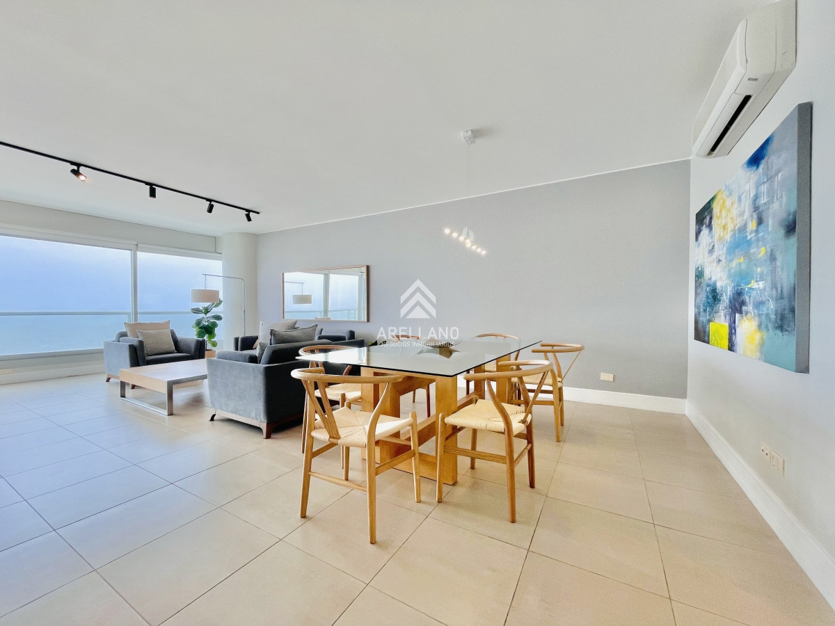Apartamento ID.3986 - Moderno Apartamento de 2 Dormitorios en Le Parc, Playa Brava. Punta del Este 