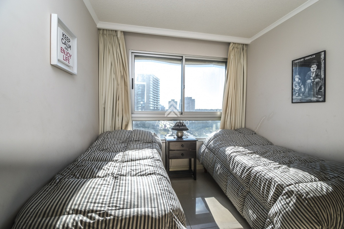 Apartamento ID.6025 - Venta Apartamento 2 Dormitorios en Ocean Drive, Punta del Este