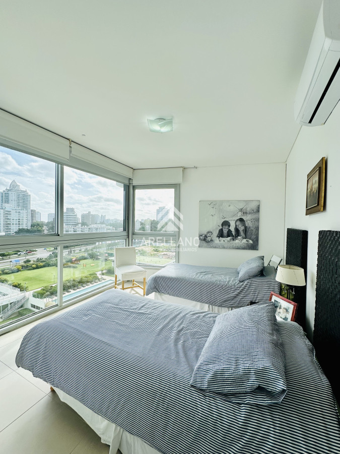 Apartamento ID.5178 - Oportunidad en Venta! Apartamento sobre playa Brava de 3 Dormitorios más Dependencia, Torre Le Parc