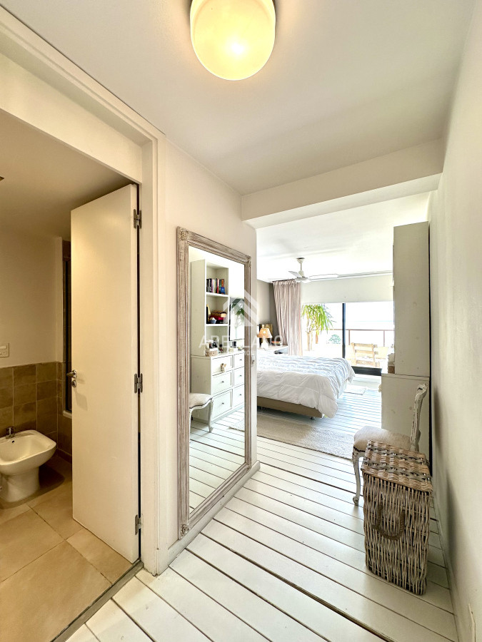Apartamento ID.5304 - Alquiler temporario de magnífico apartamento de 3 dormitorios más dependencia en Punta Ballena 