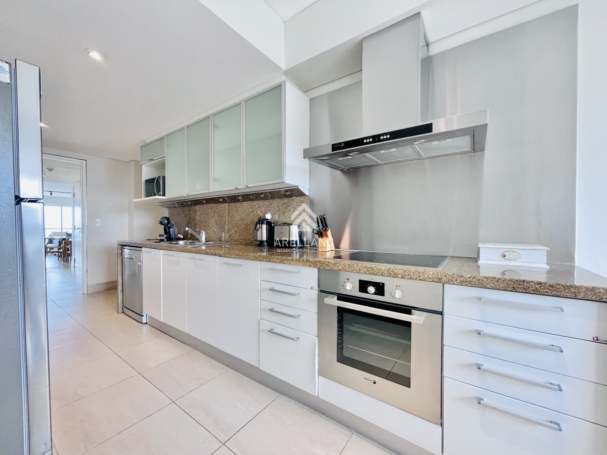 Apartamento ID.3986 - Moderno Apartamento de 2 Dormitorios en Le Parc, Playa Brava. Punta del Este 