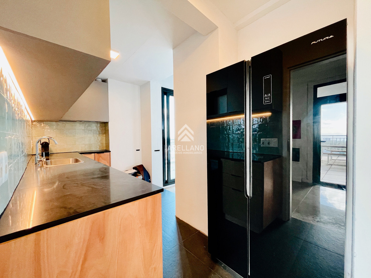 Apartamento ID.4557 -  Exclusivo Penthouse de 3 Dormitorios con Vistas panorámicas a Playa Brava, en Venta