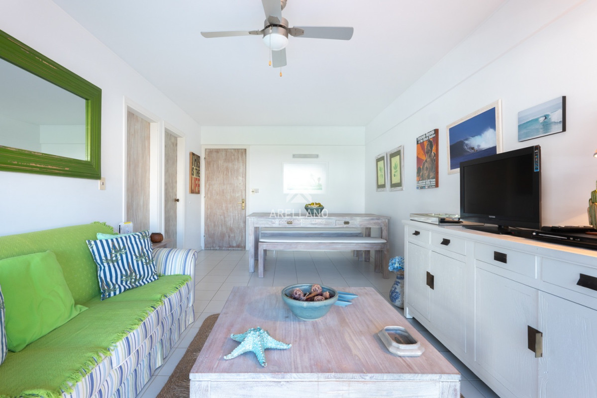 Apartamento ID.4419 - Venta Apartamento 2 Dormitorios frente al Mar, Península de Punta del Este