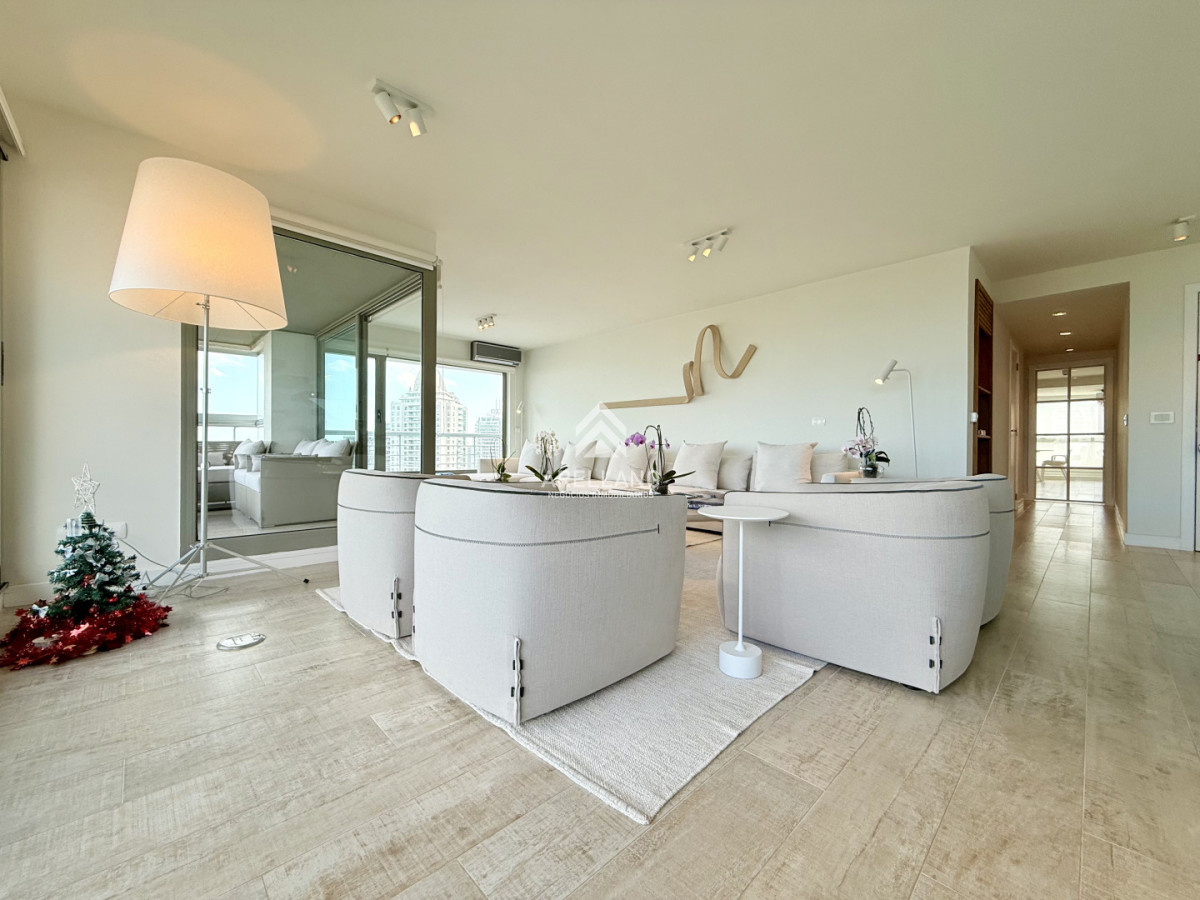 Apartamento ID.5840 - Venta Apartamento Penthouse 3 dormitorios con parrillero propio en alquiler temporario, Roosevelt Brava, Punta del Este