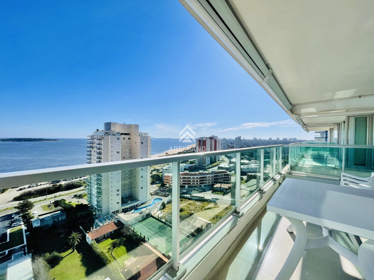 Apartamento ID.3801 - Alquiler Apartamento con Vista al Mar de 2 Dormitorios a Una Cuadra de la Playa, Punta del Este