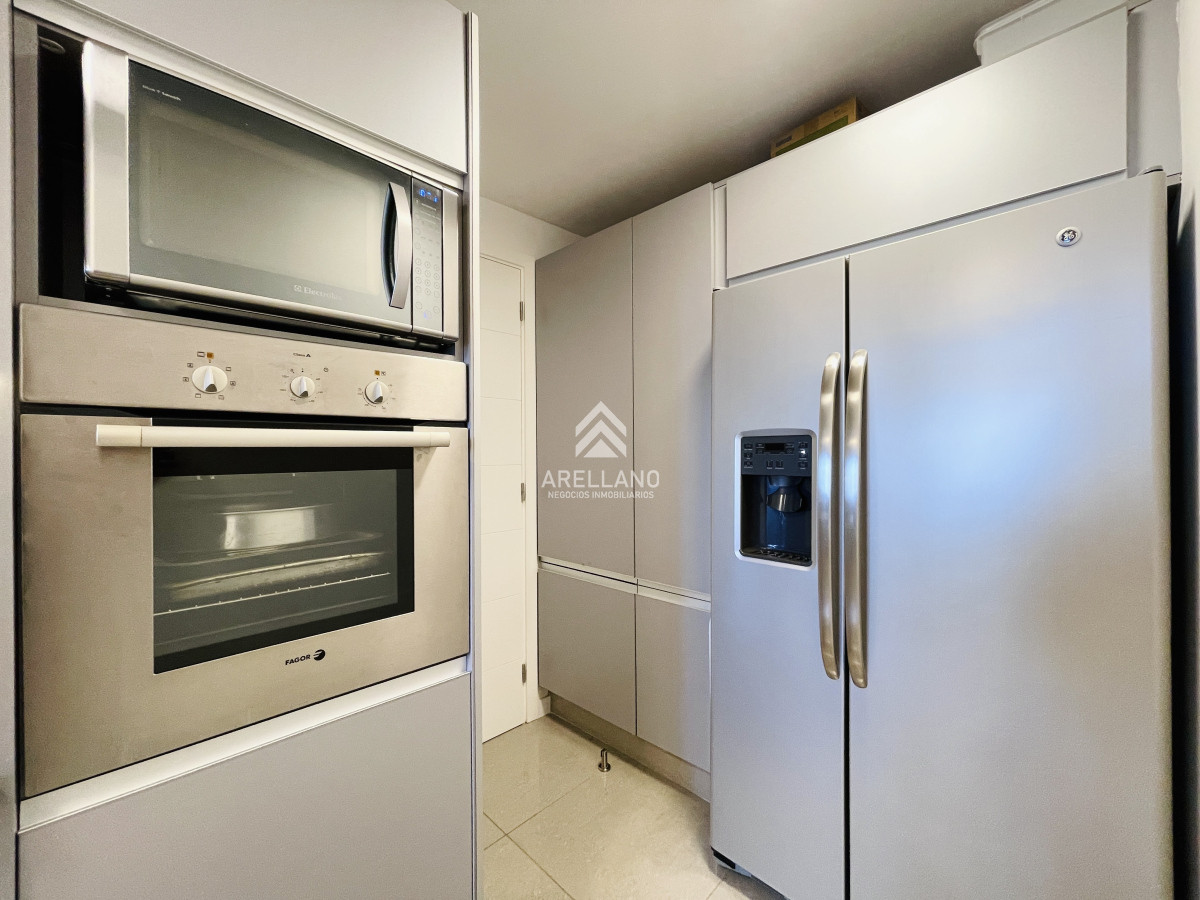 Apartamento ID.4557 -  Exclusivo Penthouse de 3 Dormitorios con Vistas panorámicas a Playa Brava, en Venta