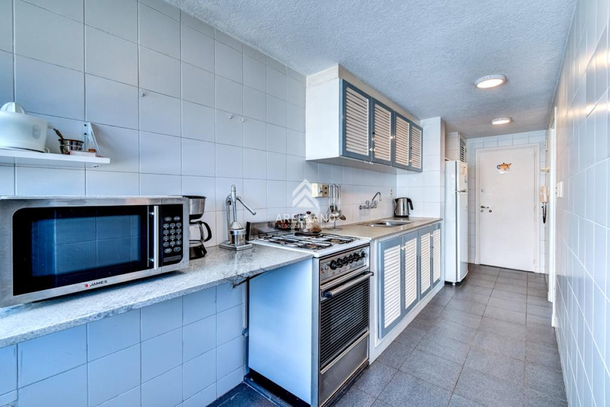 Apartamento ID.769 - Excelente Apartamento de 2 Dormitorios con Vista al Mar - Punta del Este