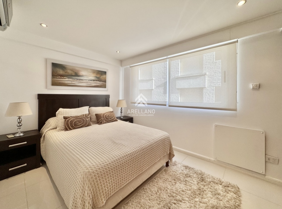 Apartamento ID.4978 - Apartamento de 6 Dormitorios Frente al Puerto de Punta del Este