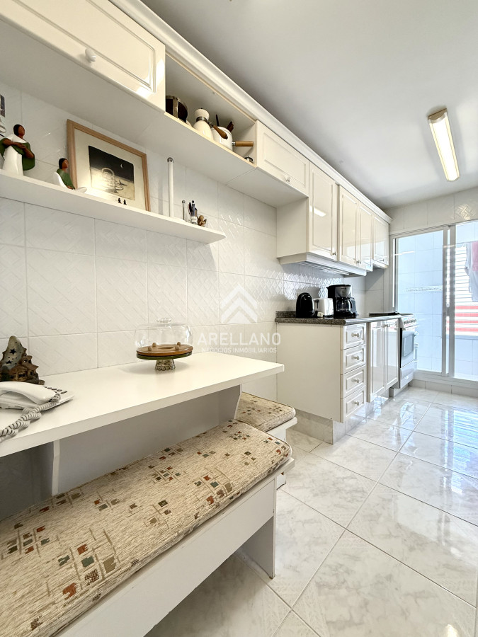 Apartamento ID.5736 - Alquiler temporario apartamento esquinero 3 dormitorios más dependencia de servicio sobre Playa Mansa, Punta del Este