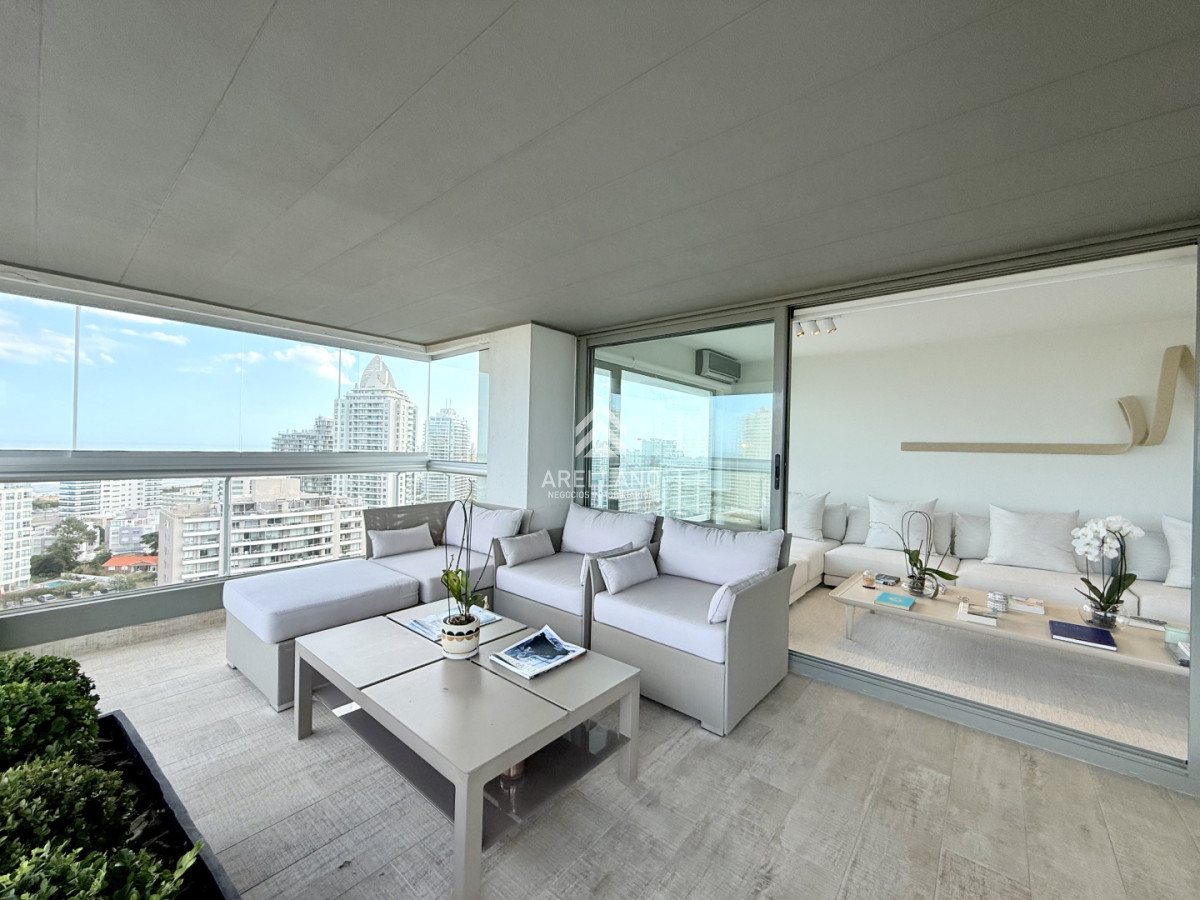 Apartamento ID.5840 - Venta Apartamento Penthouse 3 dormitorios con parrillero propio en alquiler temporario, Roosevelt Brava, Punta del Este