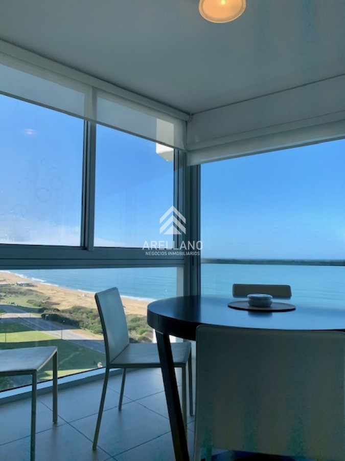 Apartamento ID.5429 - Venta y alquiler temporario de apartamento de 3 dormitorios mas dependencia de servicio en Playa Brava