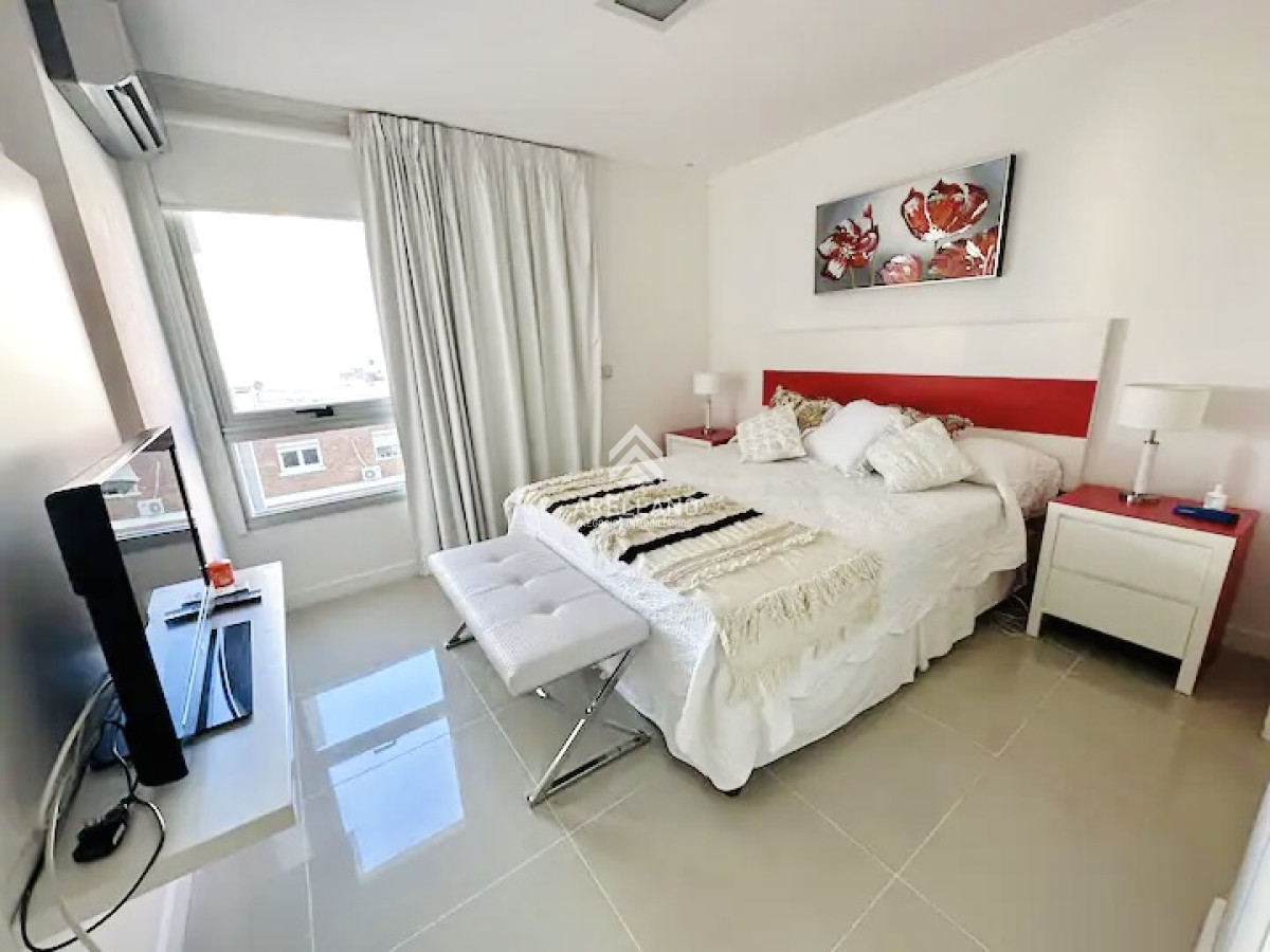 Apartamento ID.5141 - Moderno Apartamento de 2 Dormitorios y Medio en Torre con Servicios, Playa Brava