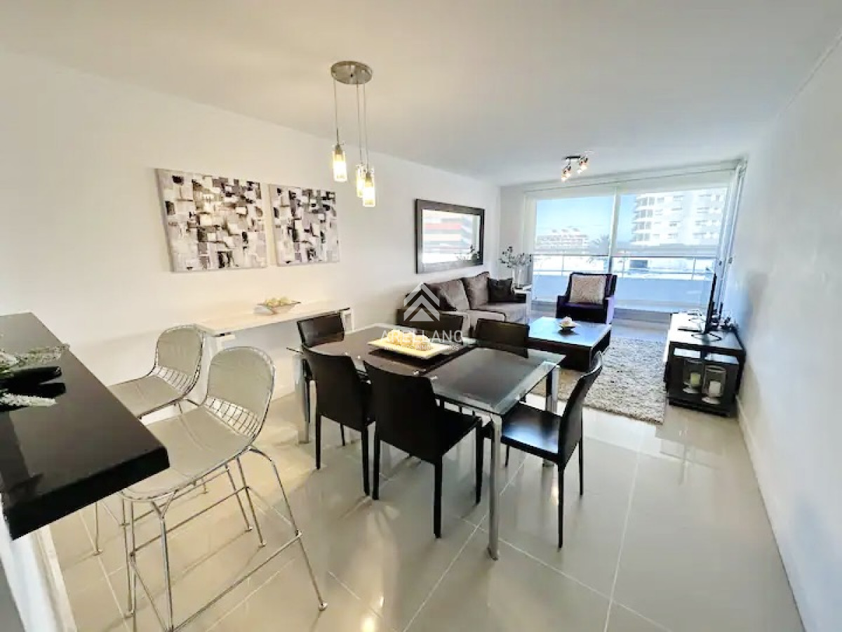 Apartamento ID.5141 - Moderno Apartamento de 2 Dormitorios y Medio en Torre con Servicios, Playa Brava
