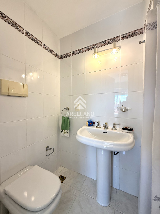 Apartamento ID.5736 - Alquiler temporario apartamento esquinero 3 dormitorios más dependencia de servicio sobre Playa Mansa, Punta del Este