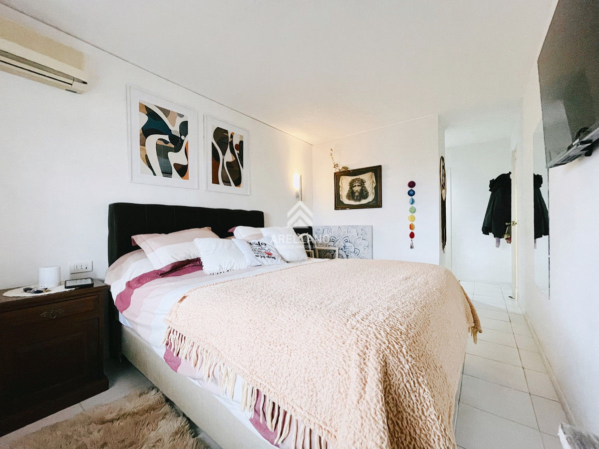 Apartamento ID.3833 - Excelente Apartamento de 2 Dormitorios Frente a Los Dedos, Playa Brava Punta del Este