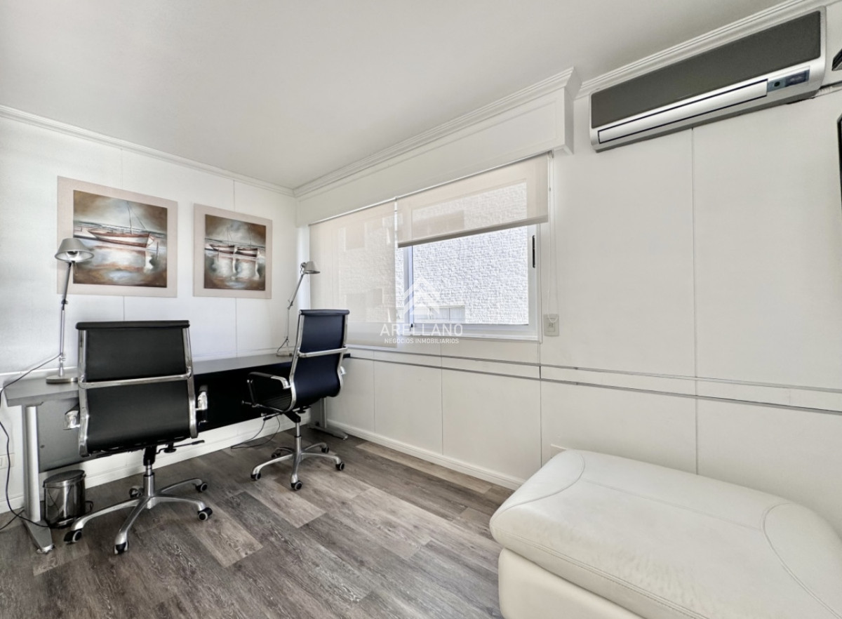 Apartamento ID.4978 - Apartamento de 6 Dormitorios Frente al Puerto de Punta del Este