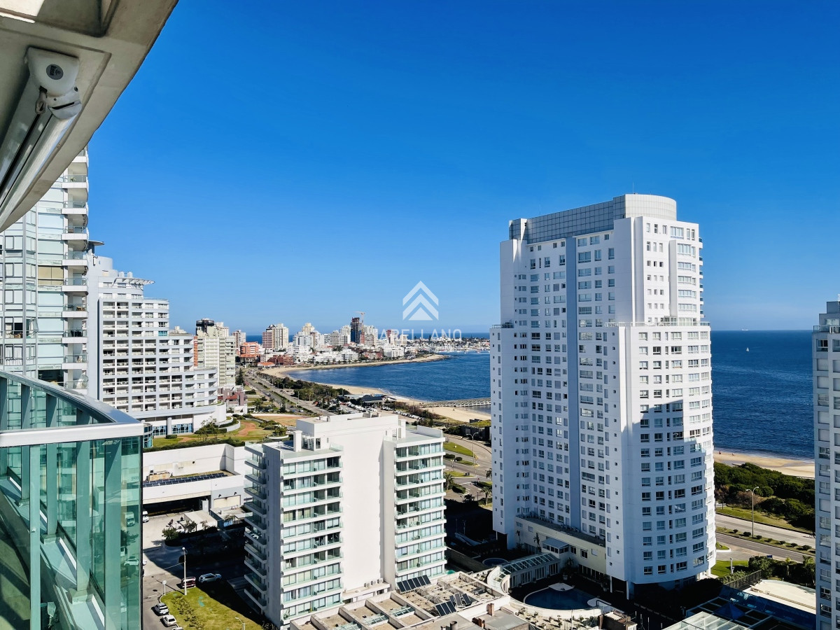 Apartamento ID.3801 - Alquiler Apartamento con Vista al Mar de 2 Dormitorios a Una Cuadra de la Playa, Punta del Este