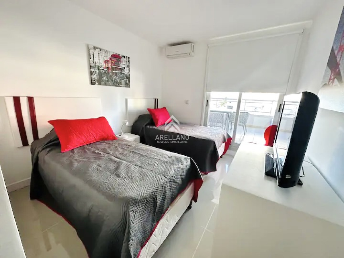 Apartamento ID.5141 - Moderno Apartamento de 2 Dormitorios y Medio en Torre con Servicios, Playa Brava