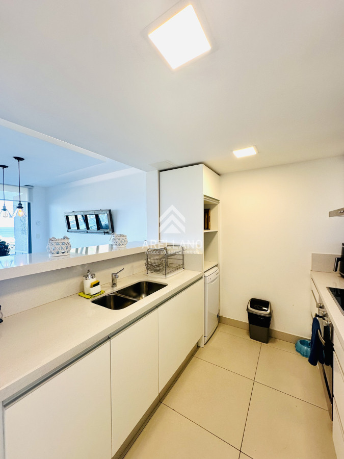 Apartamento ID.4951 - Venta Apartamento 2 Dormitorios y Parrillero en la Loma de la Ballena en exclusivo complejo