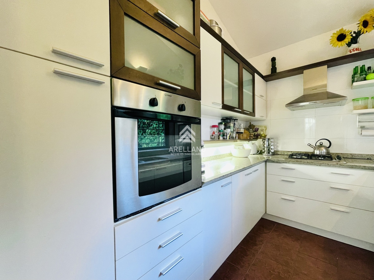 Casa ID.4992 - Casa de 3 Dormitorios, Piscina Climatizada y Parrillero en Playa Mansa, Punta del Este