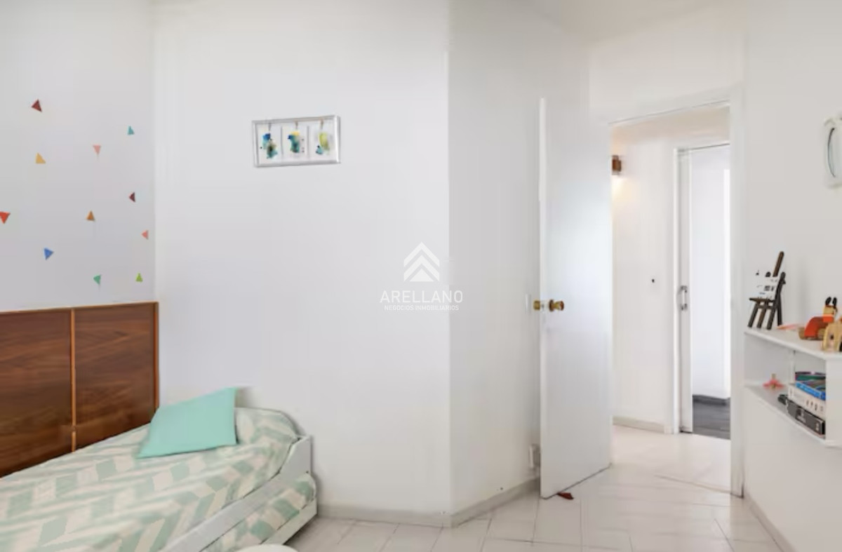 Casa ID.6588 - Gran Casa en Venta sobre el Mar de 5 Dormitorios y Dependencia en Península, Punta del Este