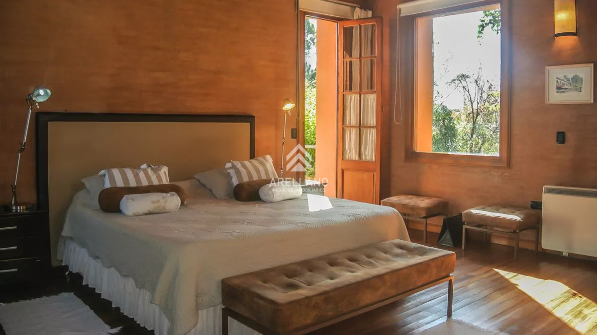 Casa ID.5467 - Excelente Casa de 5 Dormitorios, Piscina y Barbacoa en Barrio Privado, Punta del Este