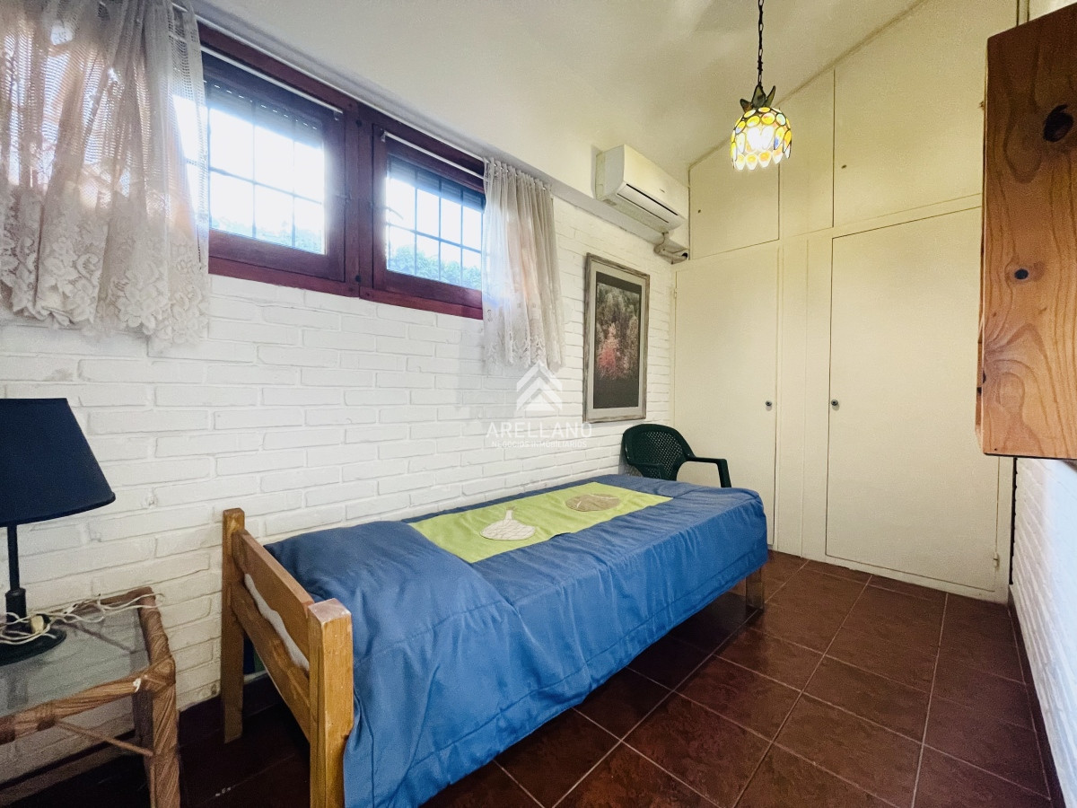 Casa ID.4992 - Casa de 3 Dormitorios, Piscina Climatizada y Parrillero en Playa Mansa, Punta del Este