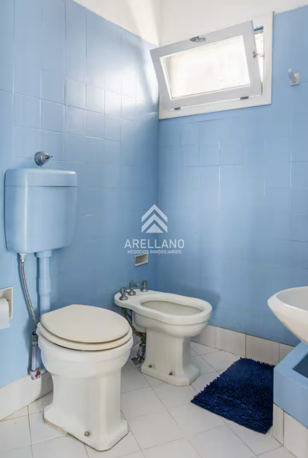 Casa ID.6588 - Gran Casa en Venta sobre el Mar de 5 Dormitorios y Dependencia en Península, Punta del Este