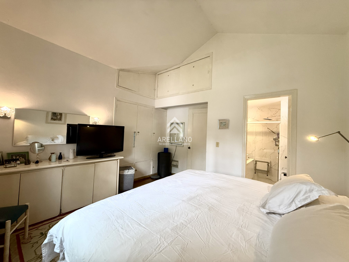 Casa ID.5680 - Alquiler temporal de casa de 3 dormitorios con gran parque en playa mansa, Punta del Este