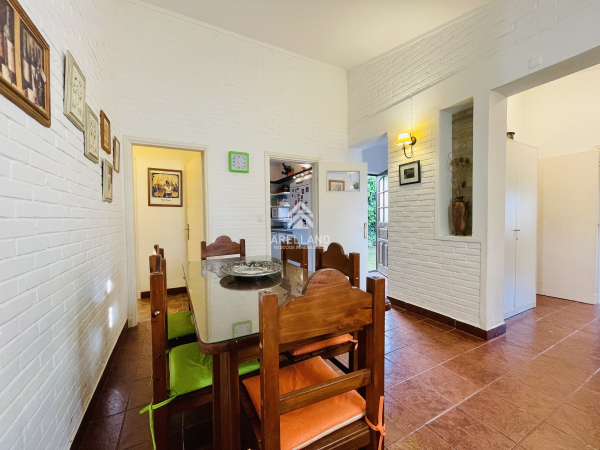 Casa ID.4992 - Casa de 3 Dormitorios, Piscina Climatizada y Parrillero en Playa Mansa, Punta del Este