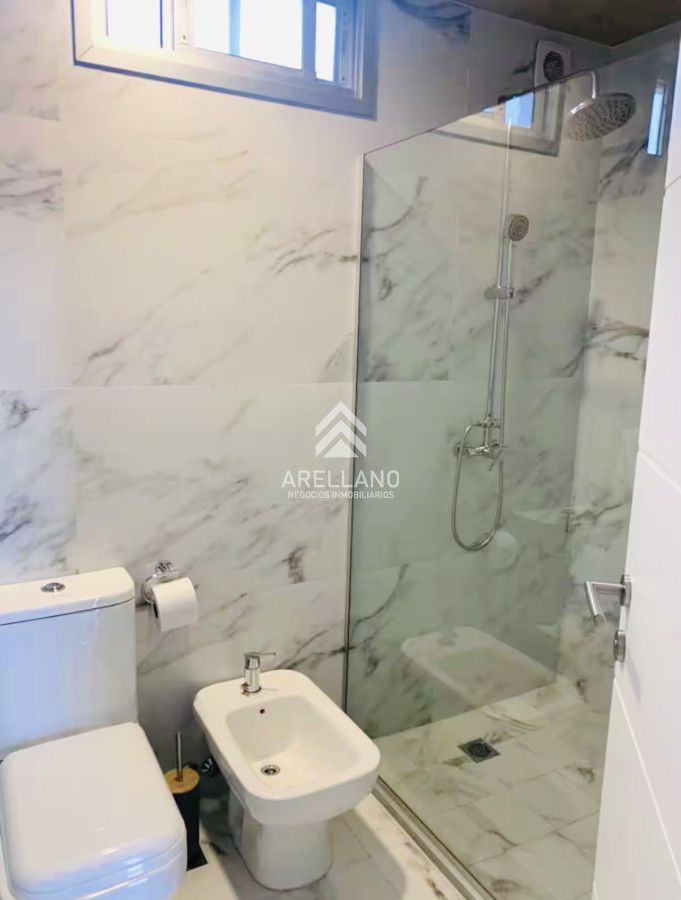 Casa ID.5385 - Alquiler de temporada Casa de 4 Dormitorios y Piscina Climatizada en Barrio Privado, Punta del Este