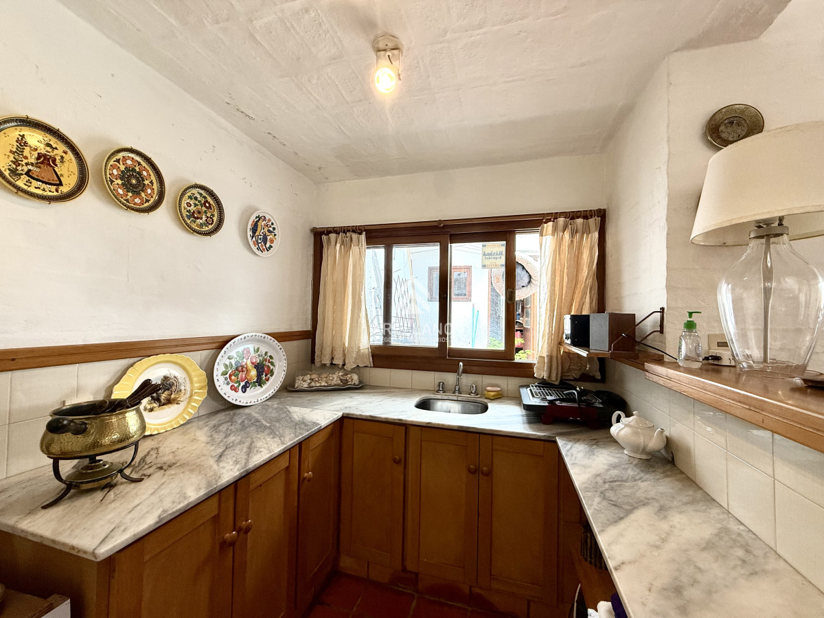 Casa ID.5680 - Alquiler temporal de casa de 3 dormitorios con gran parque en playa mansa, Punta del Este