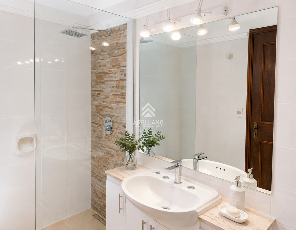 Casa ID.1298 - 5 Dormitorios y Piscina en Punta del Este - Lugano