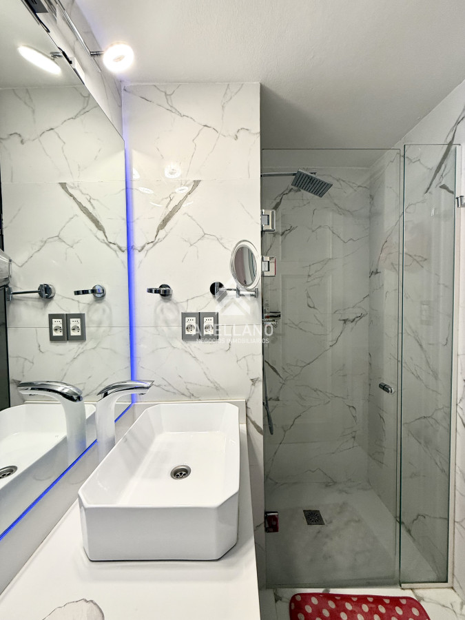 Casa ID.5680 - Alquiler temporal de casa de 3 dormitorios con gran parque en playa mansa, Punta del Este